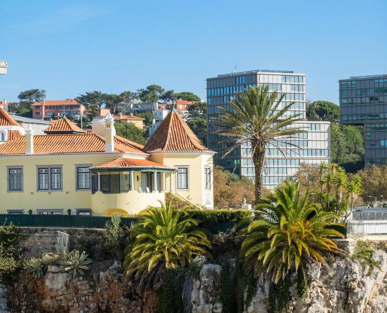 Historic Center Apartment Cascais